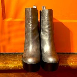 Size 10 platform boot from Penny loves Kenny